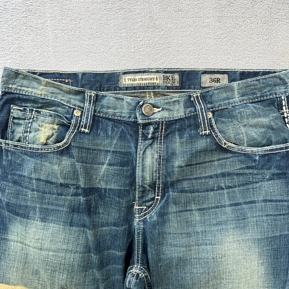 BKE Tyler Straight‎ Jeans Men 36R Blue Medium Wash Distressed Denim Thick Stitch